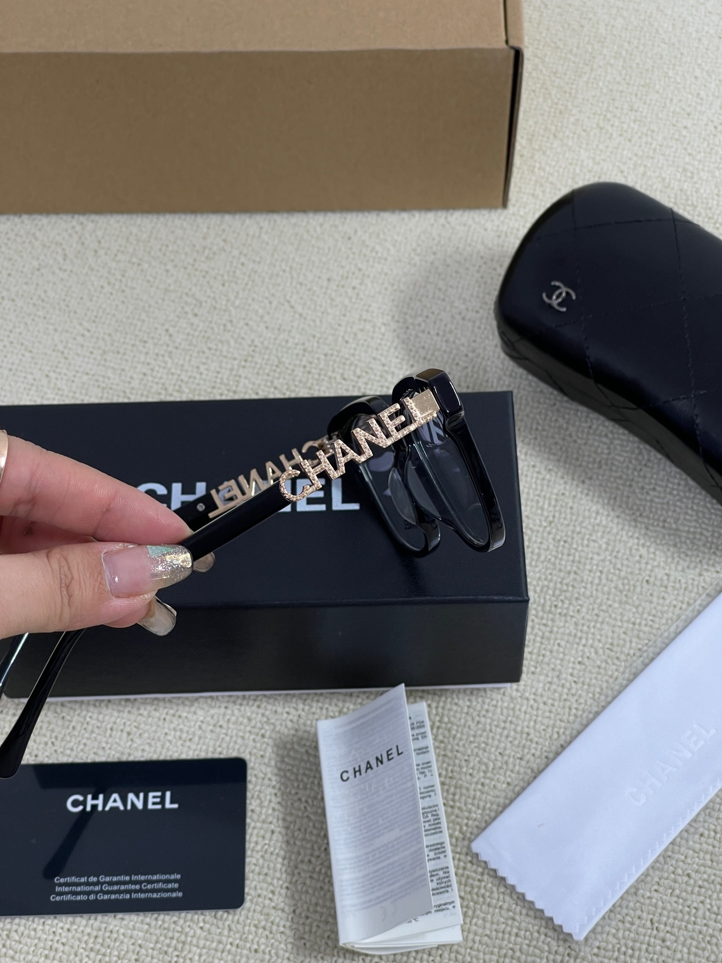 8AD24EF9-F5A2-4681-AEB7-64DD3077C18E