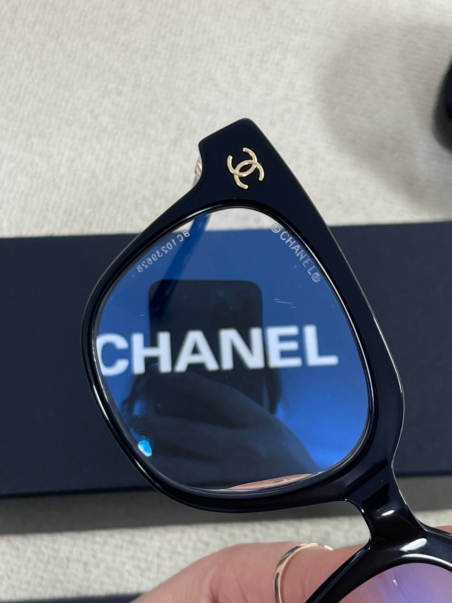 7163F94A-D108-43C9-A819-D630A0DBB409