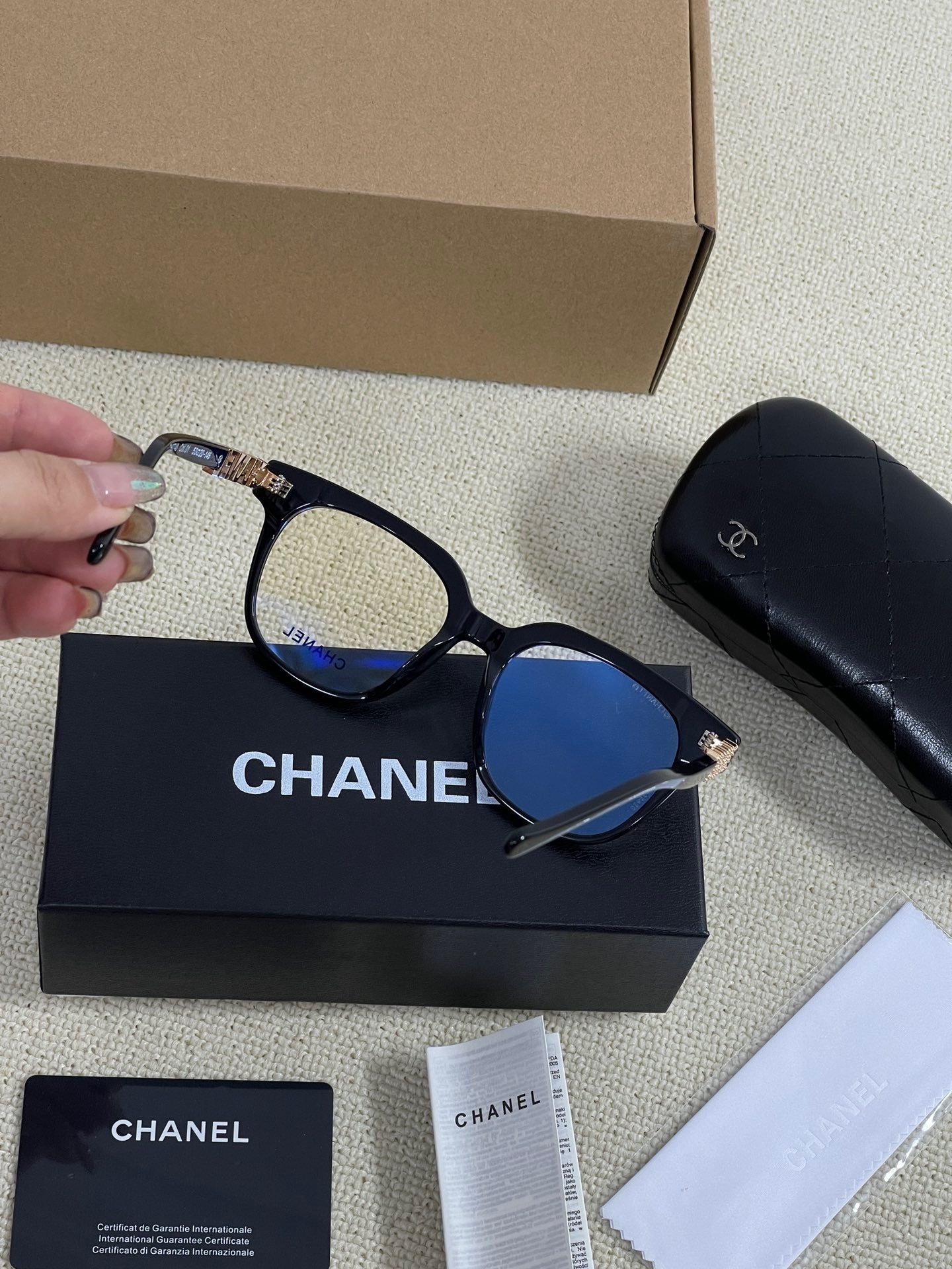 CDBAFFF0-CE8D-465C-8E70-A8CD463CD622