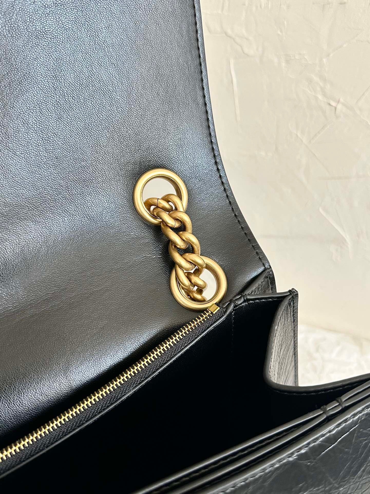 B69389C3-476F-4941-B56E-206AE17F9660