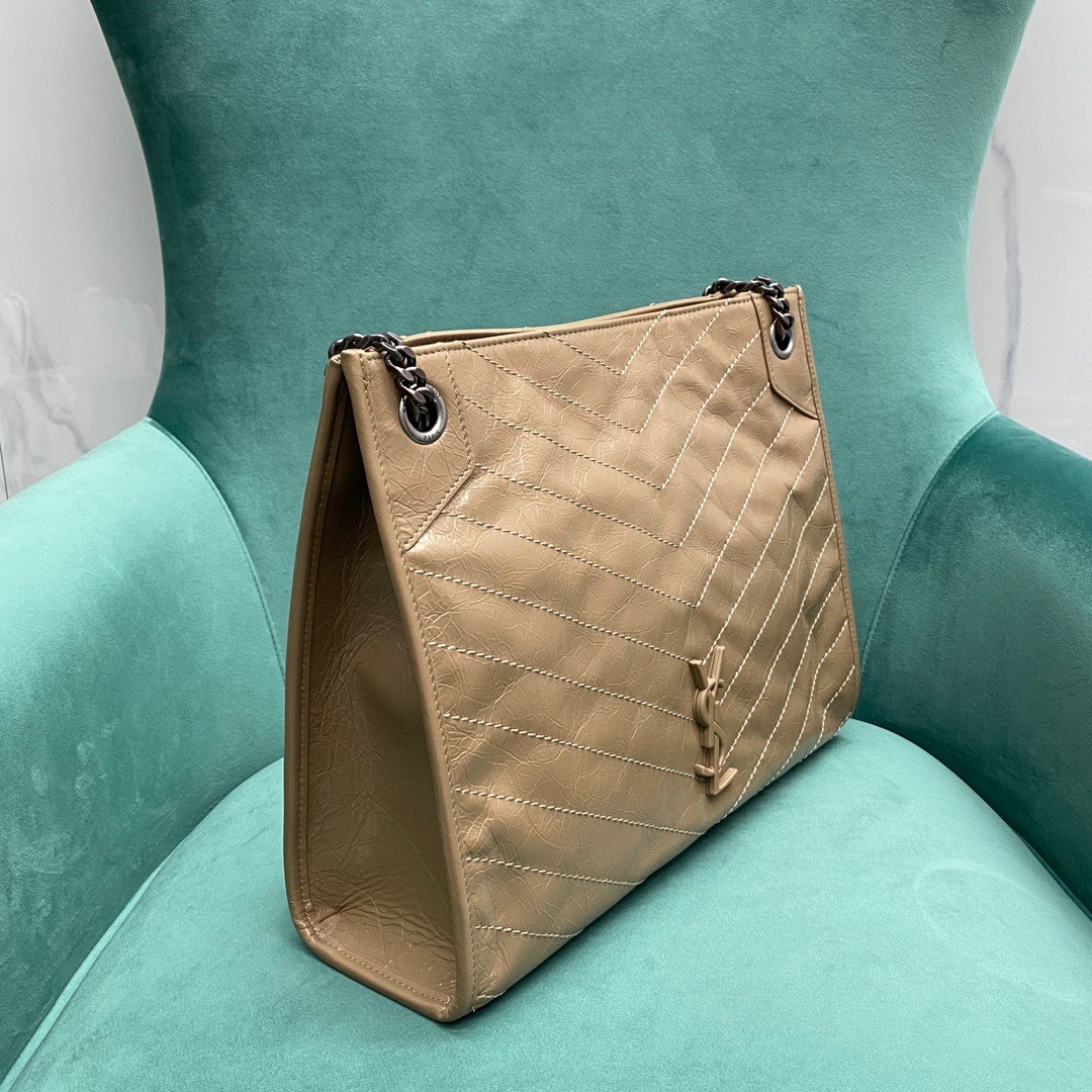 F193A240-F4C3-47F5-98B5-C66BC6D05A8F