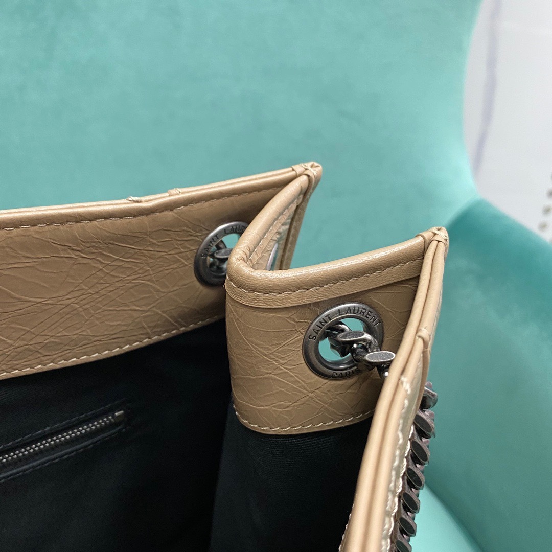 55A9FADD-5470-4349-BD23-9053801FC89A