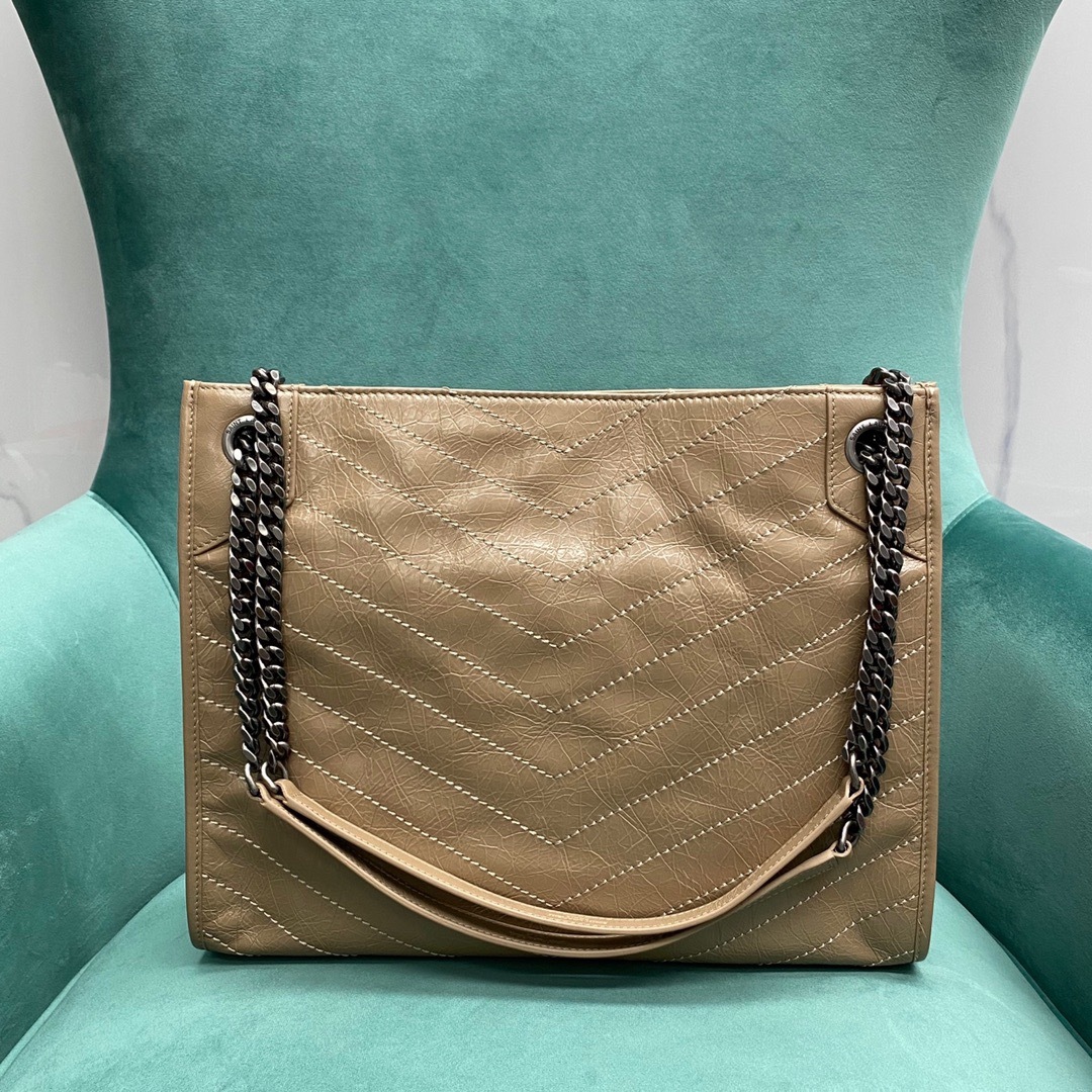 53951A76-D451-41ED-AC03-21A51734281C