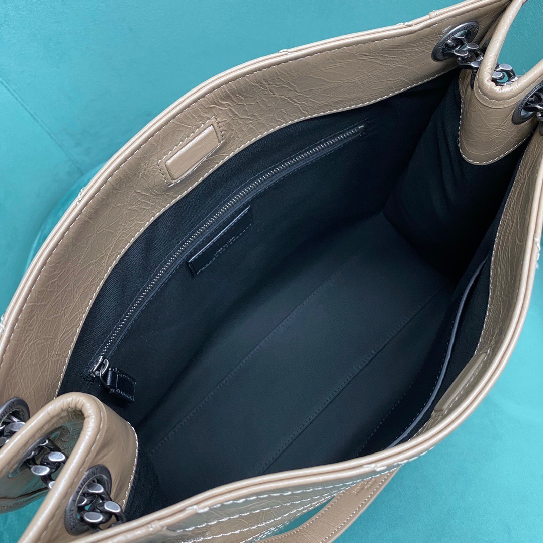 1CE5D8C3-1800-4D4C-BD56-A6918B3CFF82