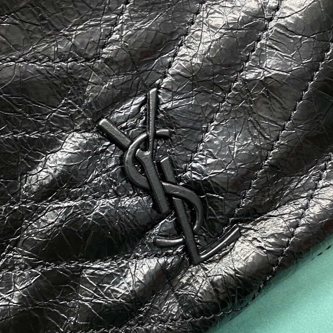 D0E6819A-E6B3-4331-A07D-83F39B035F02