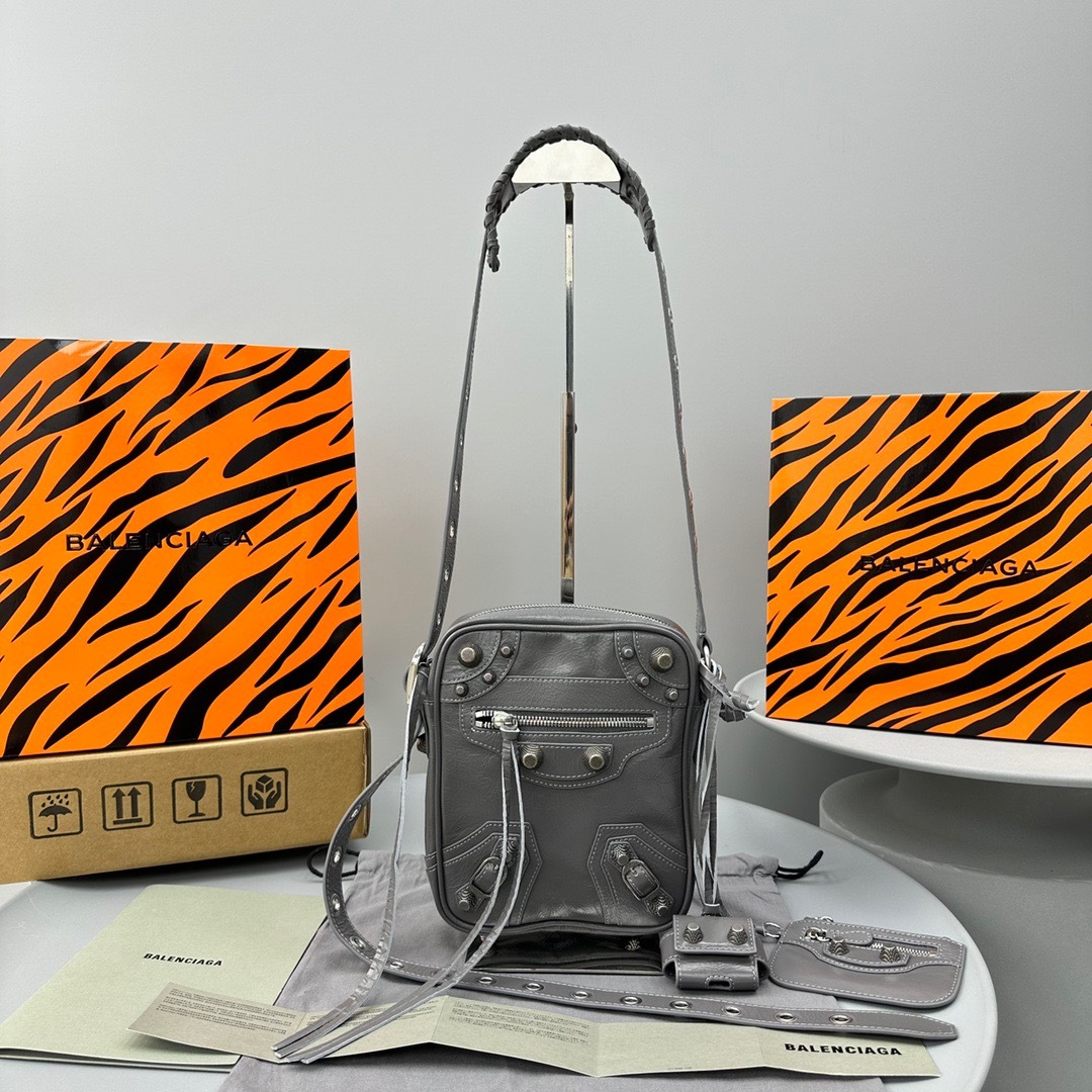 30DA97B7-EE36-4511-B431-24017A76B42C