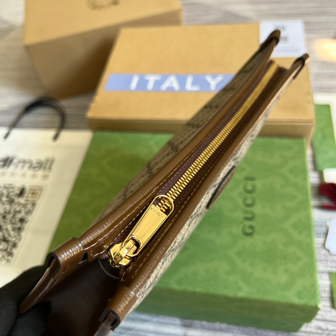 21181B05-23F9-442B-B326-6F3DA206112C