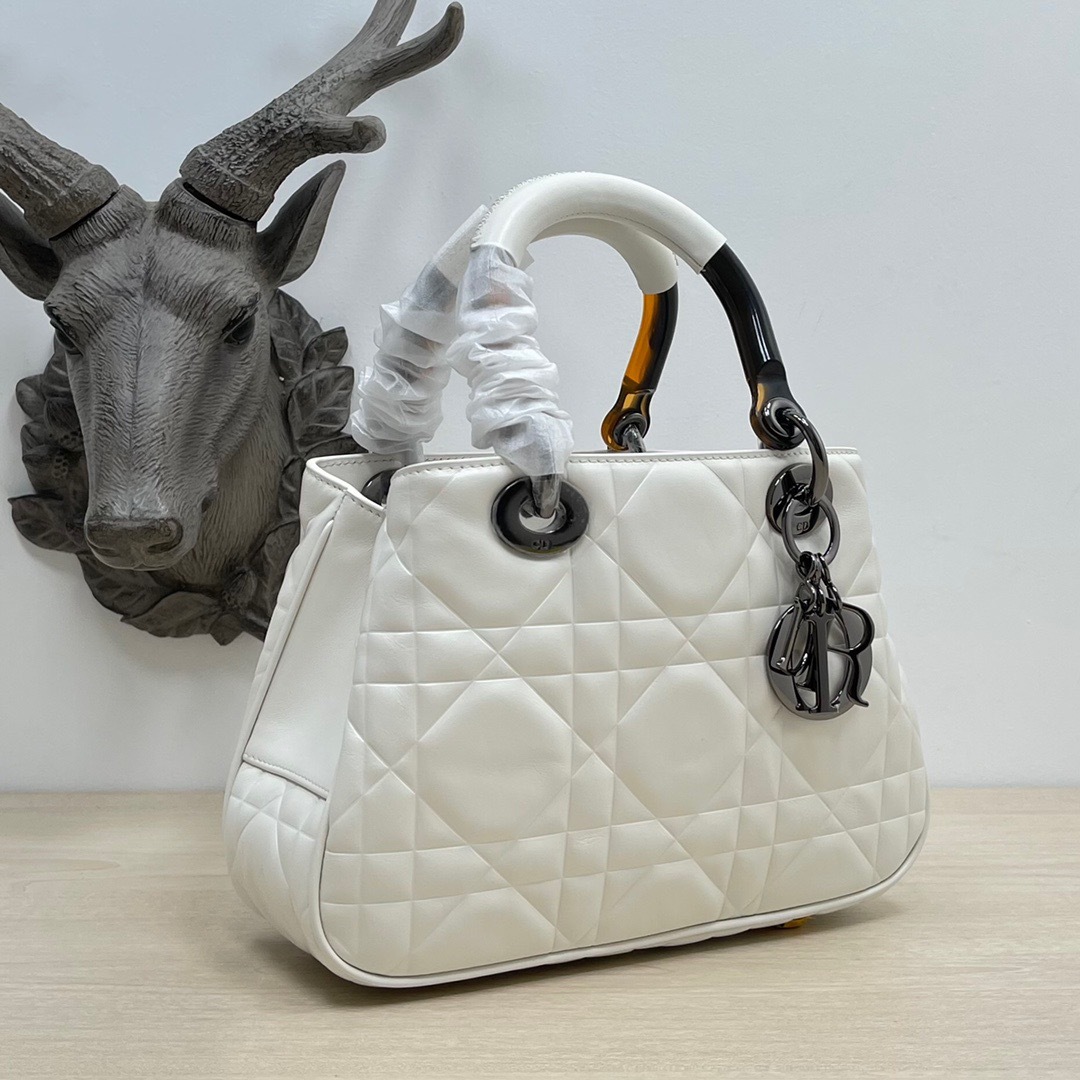 06F014C0-473A-4648-9013-CC1D406DF0A2