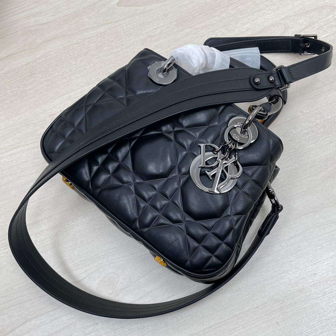 402DBB71-5817-423E-A169-2235D8A0D0AF