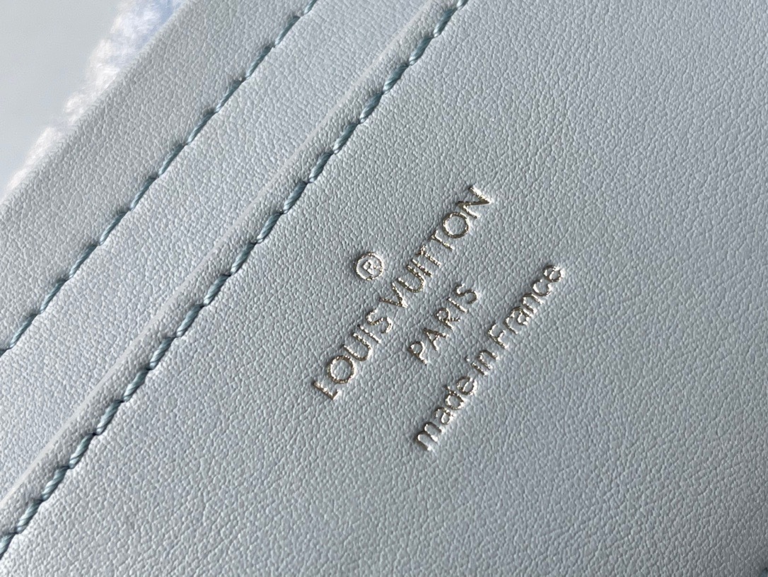 9B67F9C5-946D-4969-A5D5-2E3C8D8A1A5C