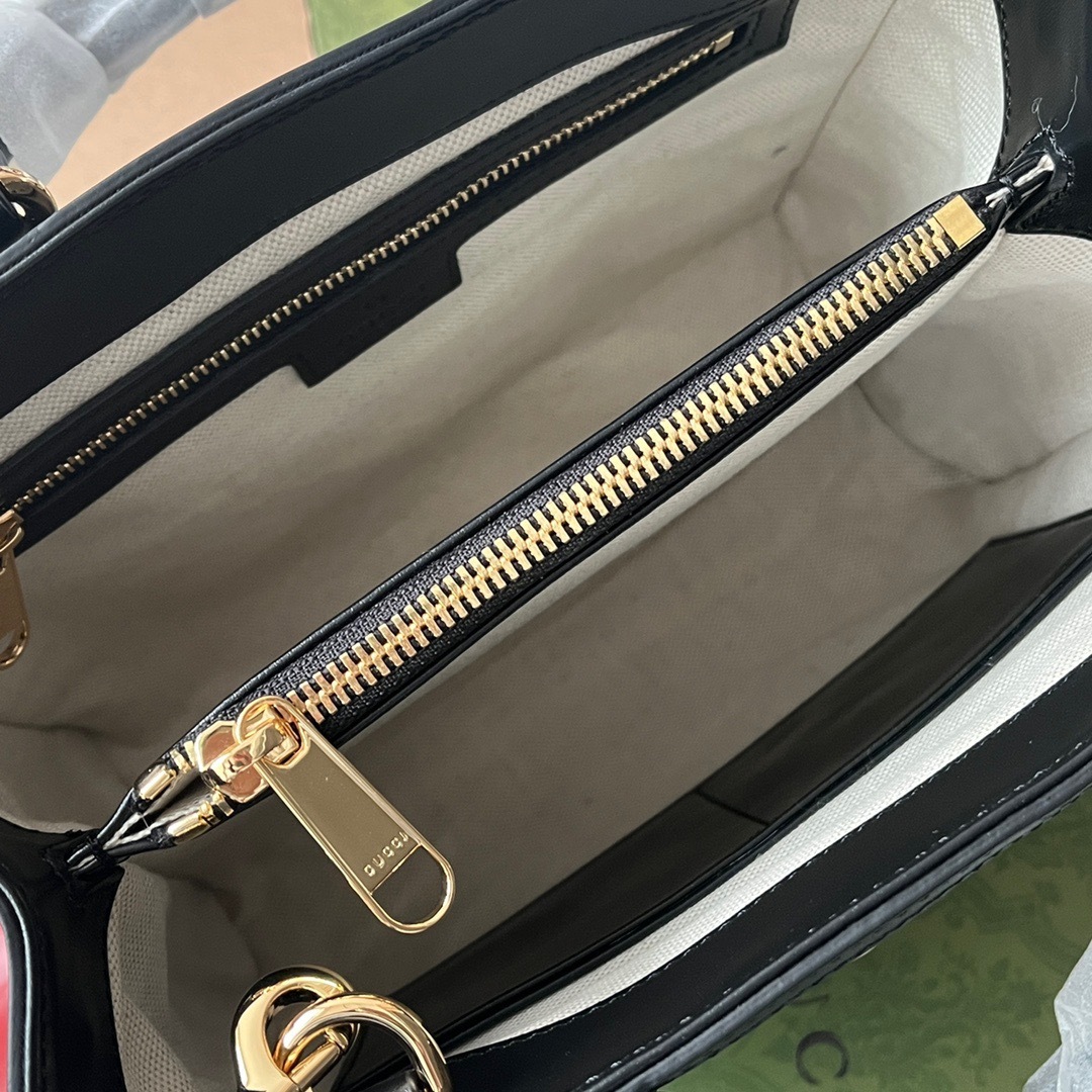 4DBC5567-A766-4E85-BCD7-2CA16BFCBD27