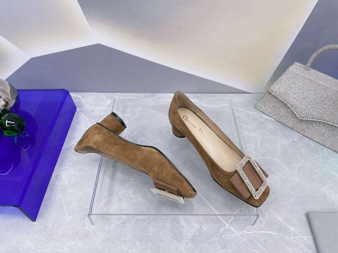 DE2F11A4-85C5-40D5-A959-47CCFC0A4E09