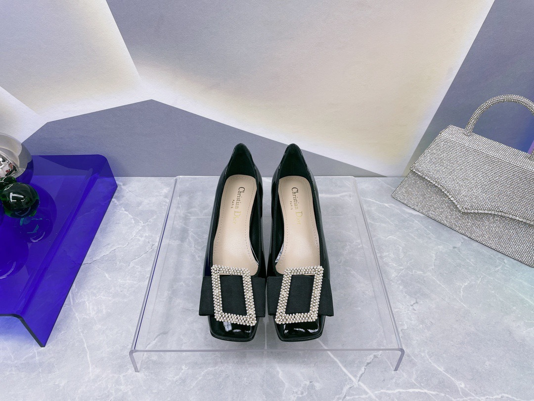 B96CB595-9005-43C9-9914-8504F268F925