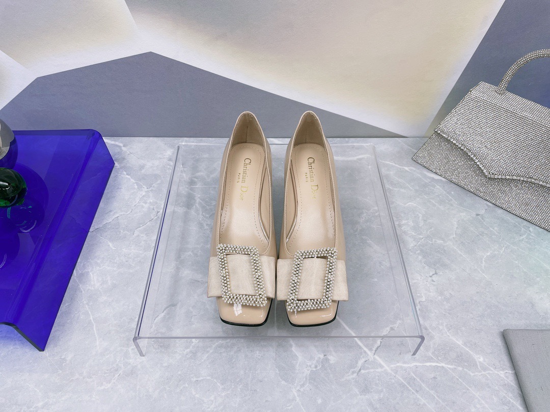 05E4A929-4DF5-40E5-A3AA-3AD5BF964A74