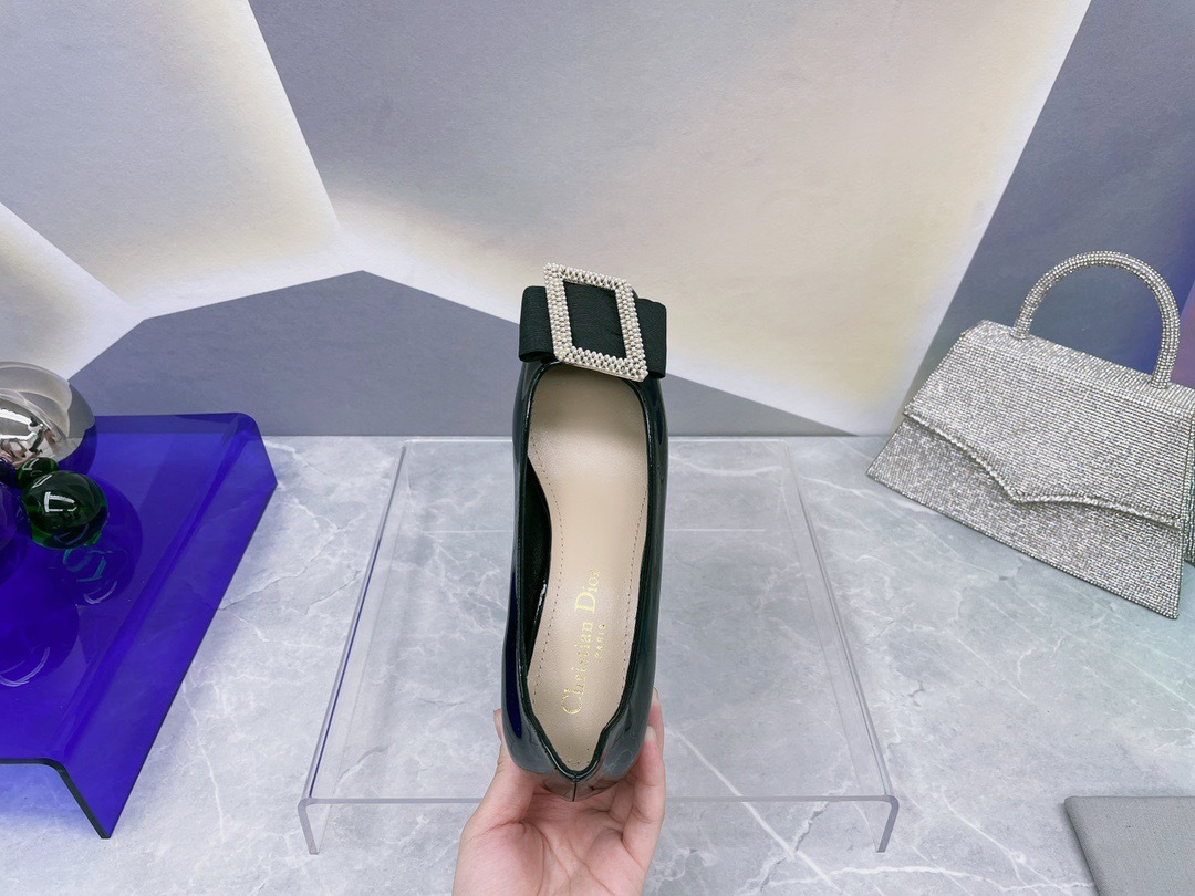 5F493475-6A00-4288-B452-4467B9E9FA0A