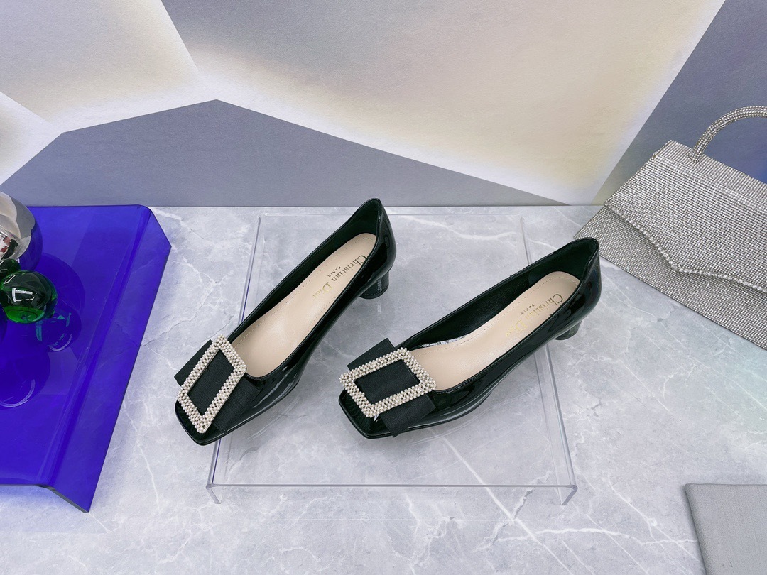 EA1D5A84-5253-4214-8D1D-63D9E0B7FEF4