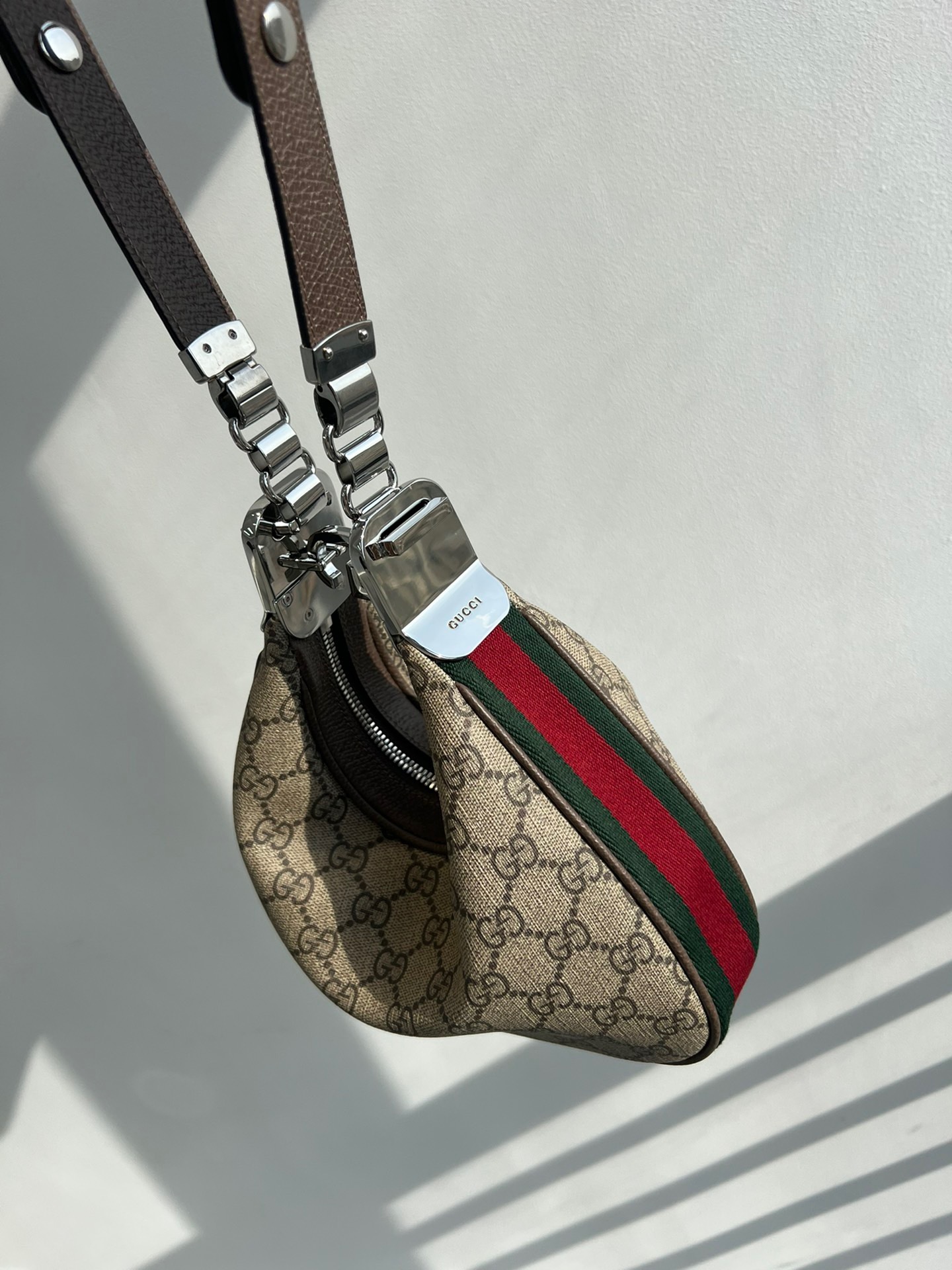 B6D57113-0150-4A47-BCA7-CE01AFC421A2