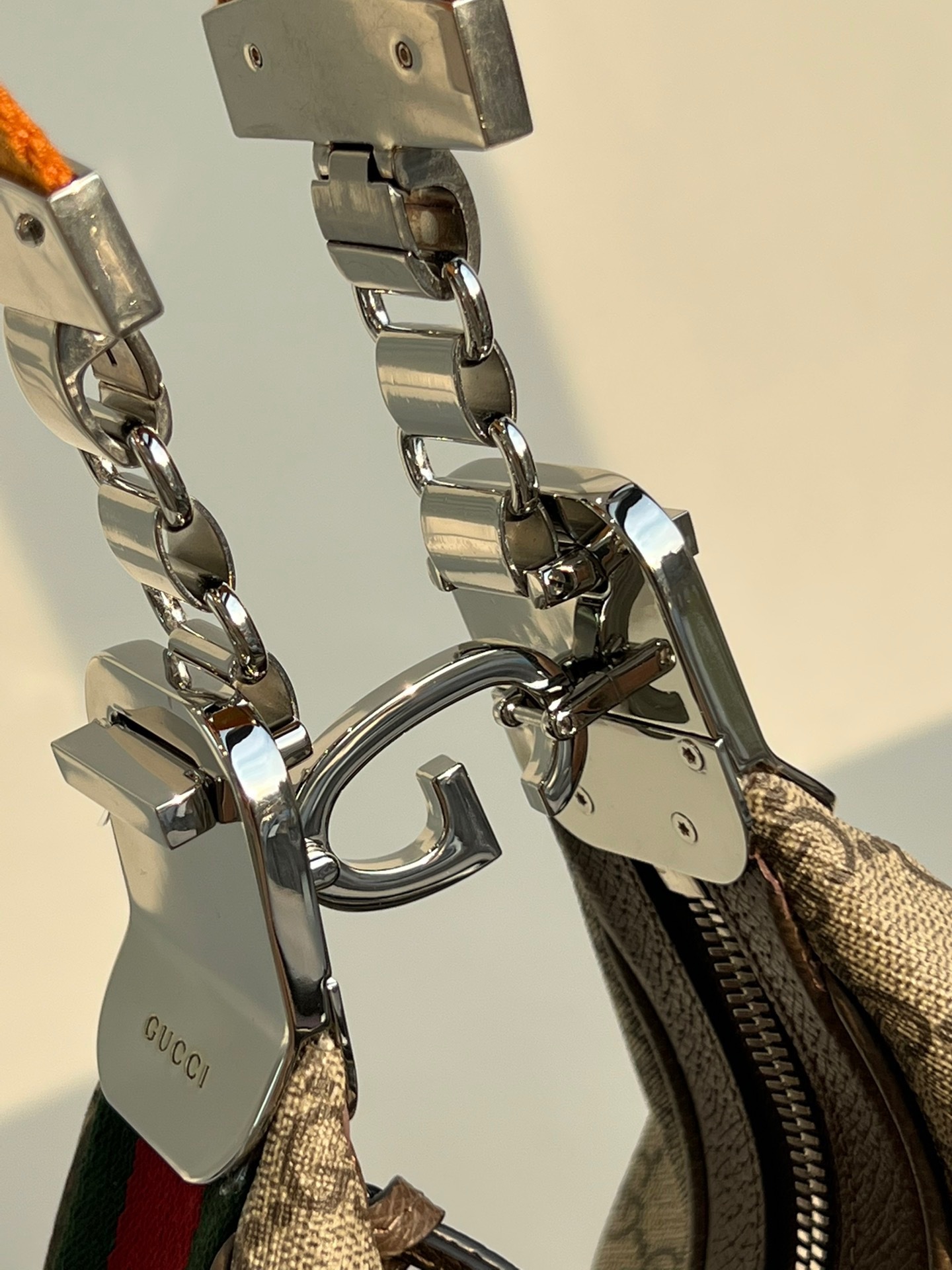 2D71F237-A440-42AB-9138-F5DA375904C2