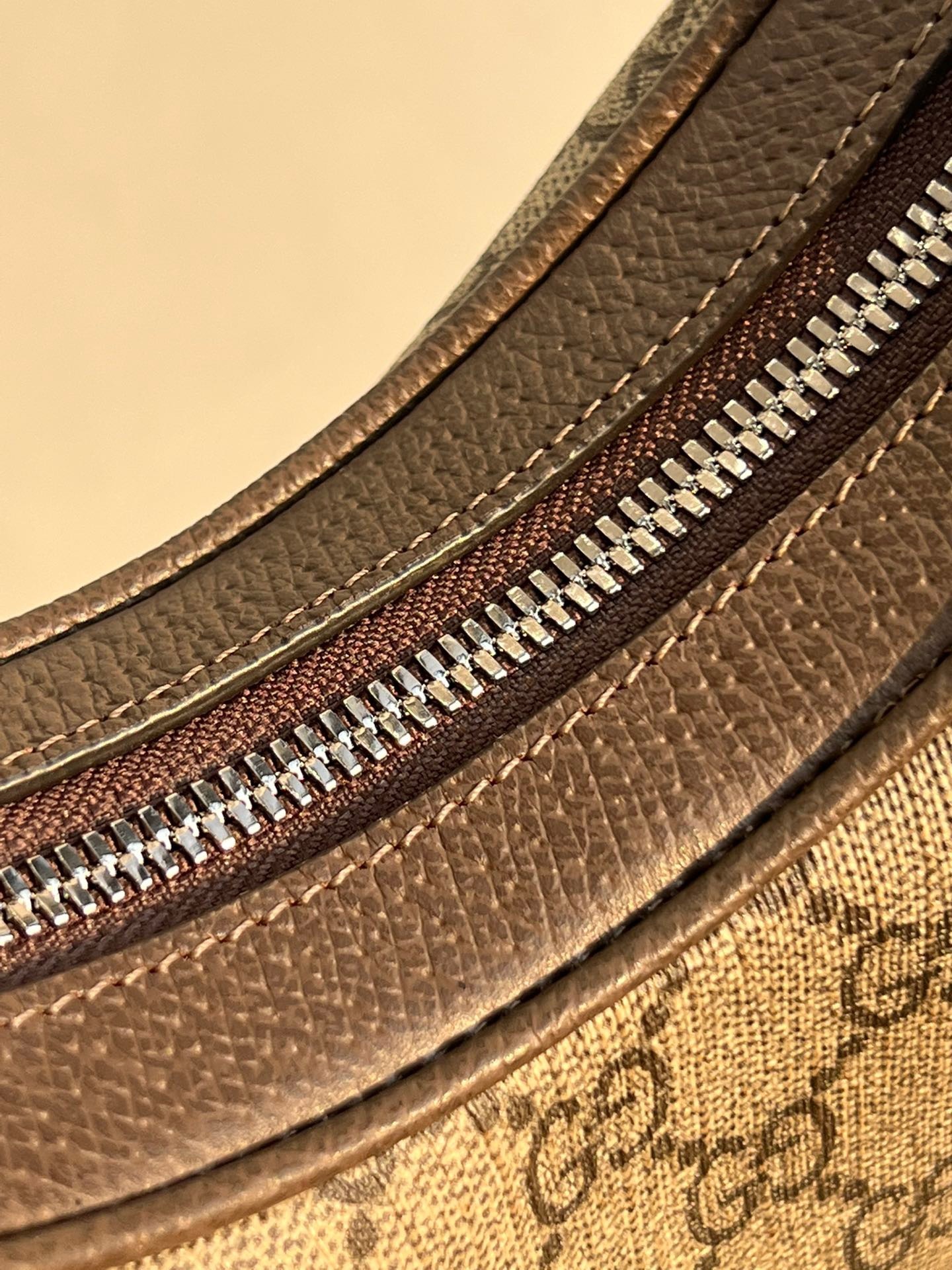 11D6B661-522A-4F21-AEFF-DCC7202B390F