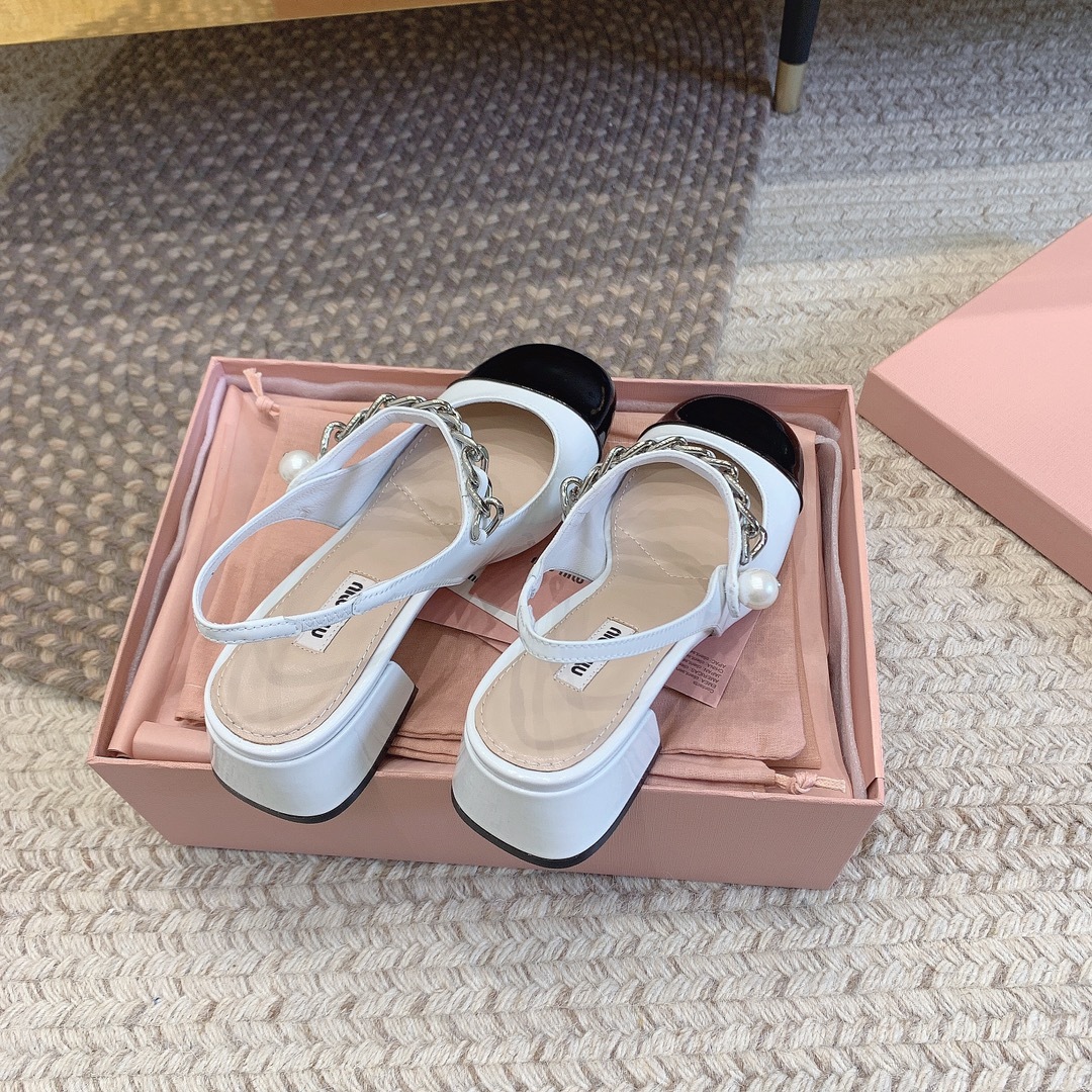 C7AB2340-2005-43C5-B904-FF5EFD27B7E8