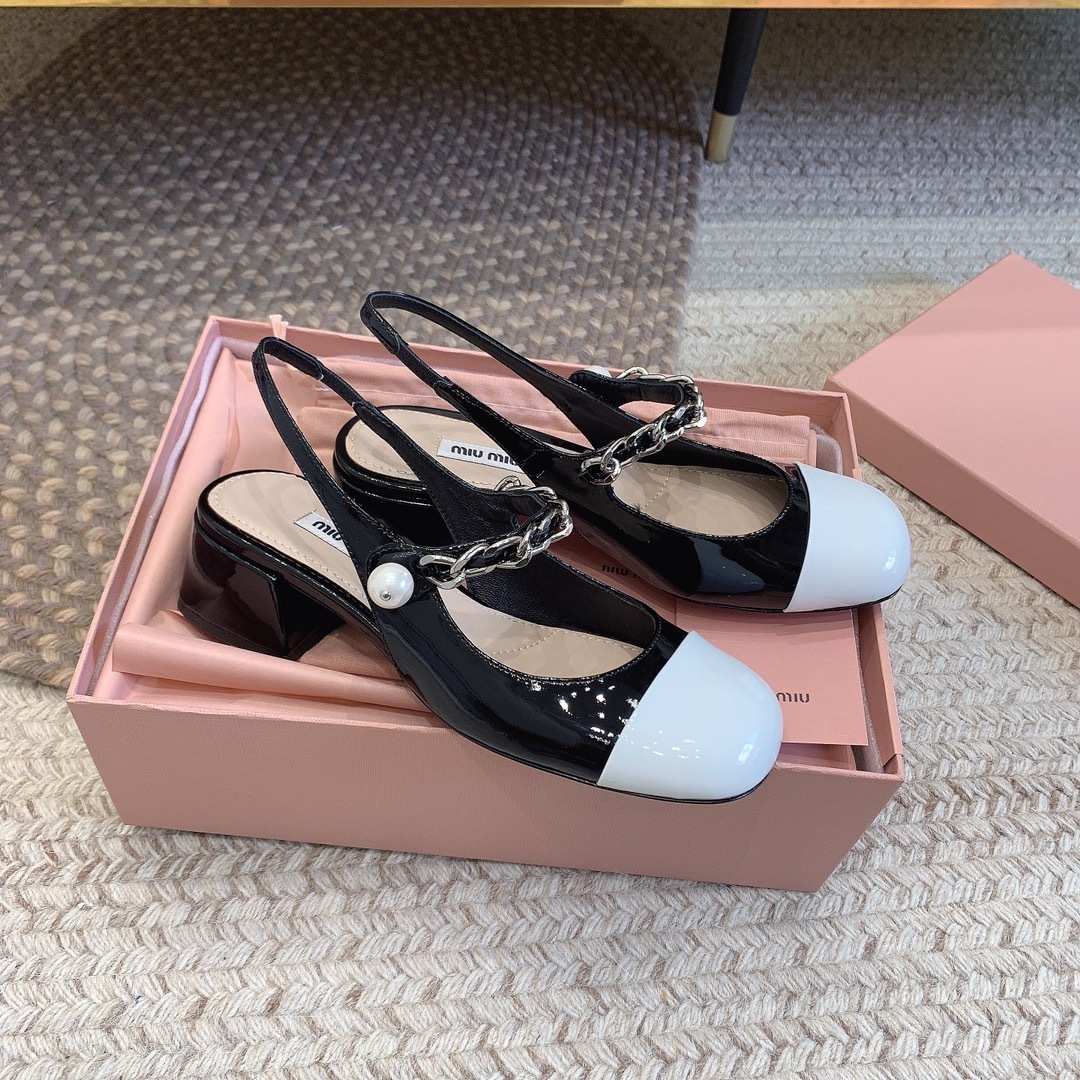 4DF6ED86-B03C-4B5B-A2E4-A7277E743B47