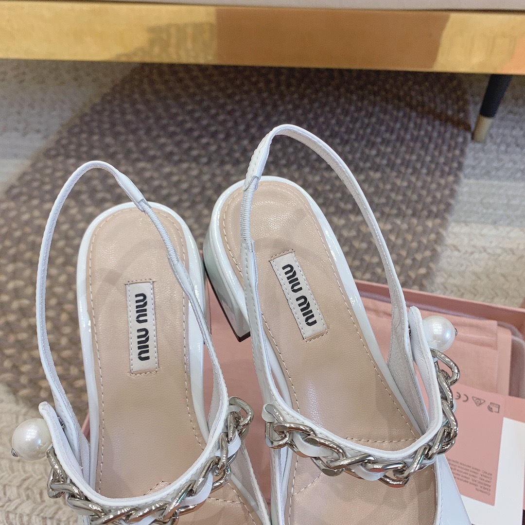 F4113068-E14E-4C75-B364-5C2CCB1E6480