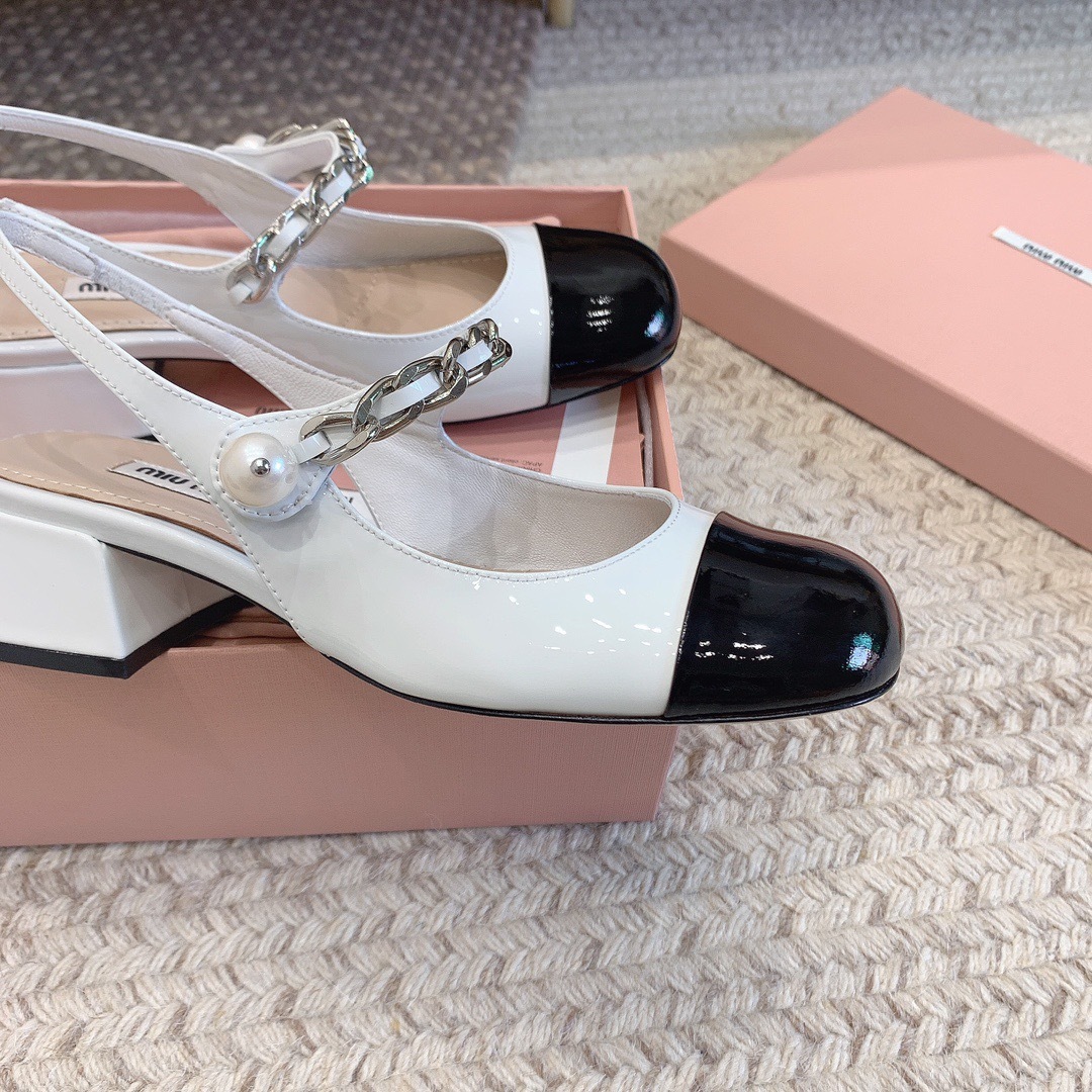 4A6349BF-84CC-4C5C-B211-E8B13915F089