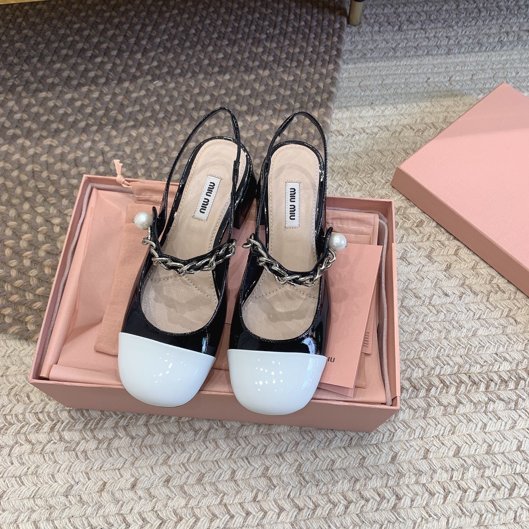 DEC9D460-AE06-44A9-A7DB-E102D05948A8