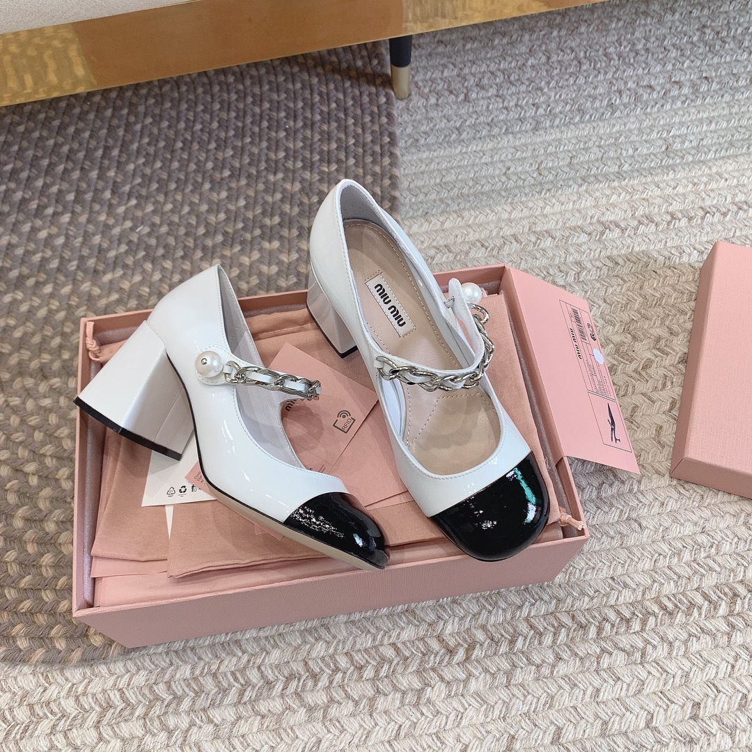 DDC62A5A-E156-44E5-A9F6-8F0D50279CDD