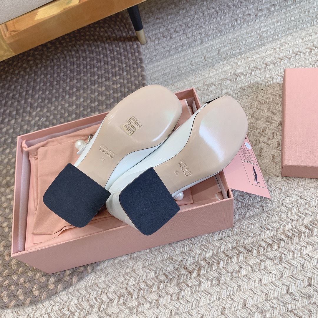 A46B1BEC-CB69-45E4-9DC6-ED679B9F24FC