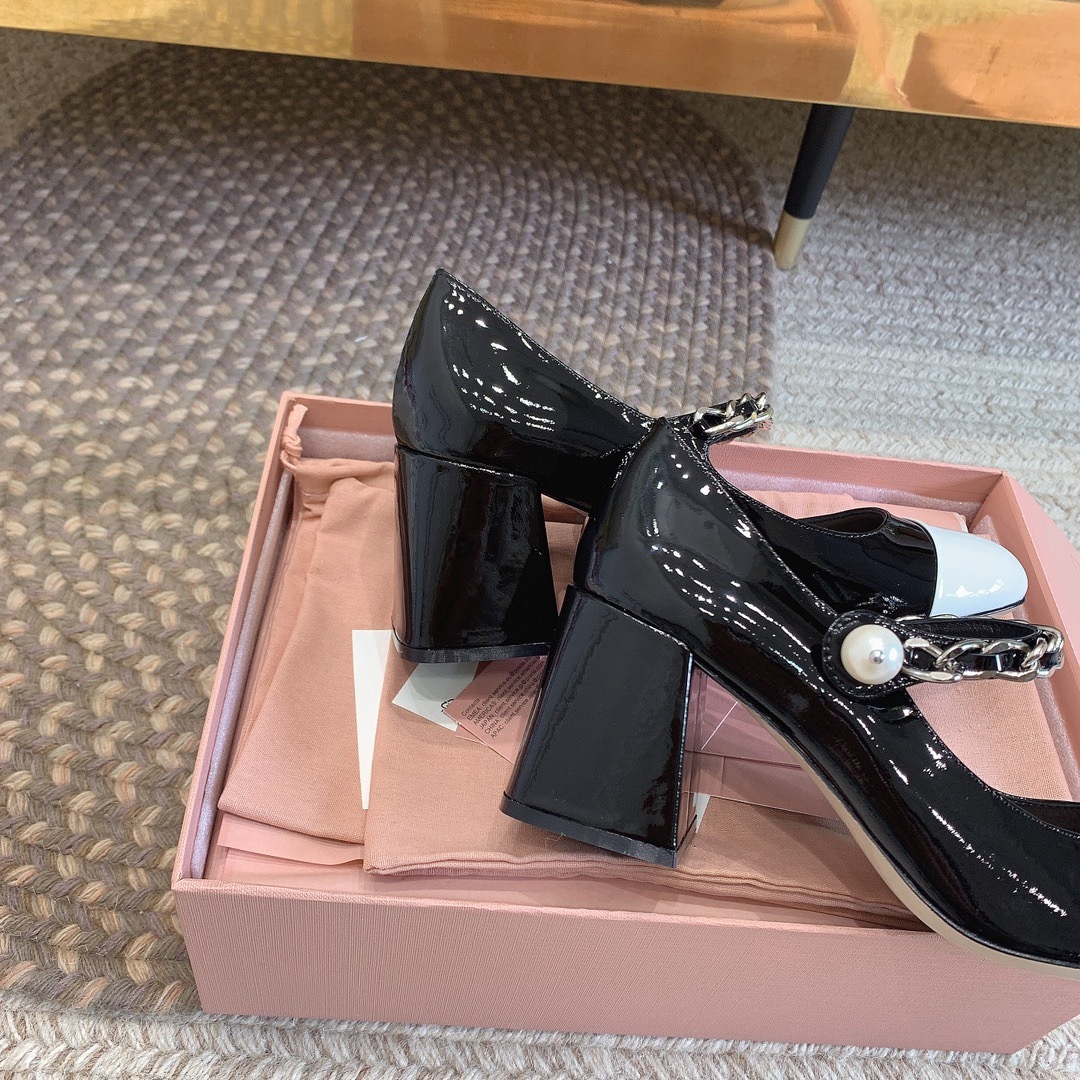 B95926D9-4DD0-4B49-886D-4890BF1B61DC