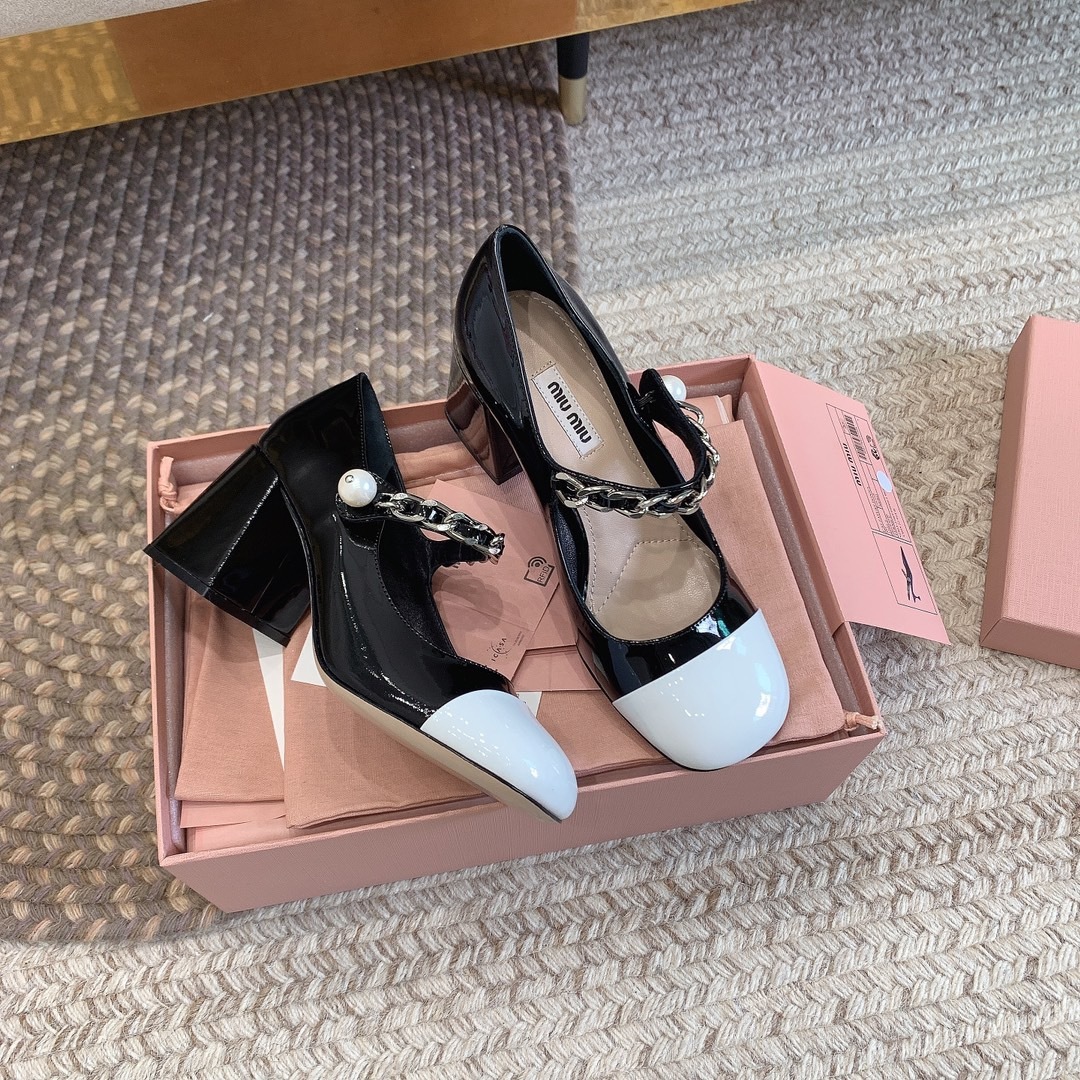 A6BC6DE9-AB1C-47F0-BA09-2F3EDEB6002C