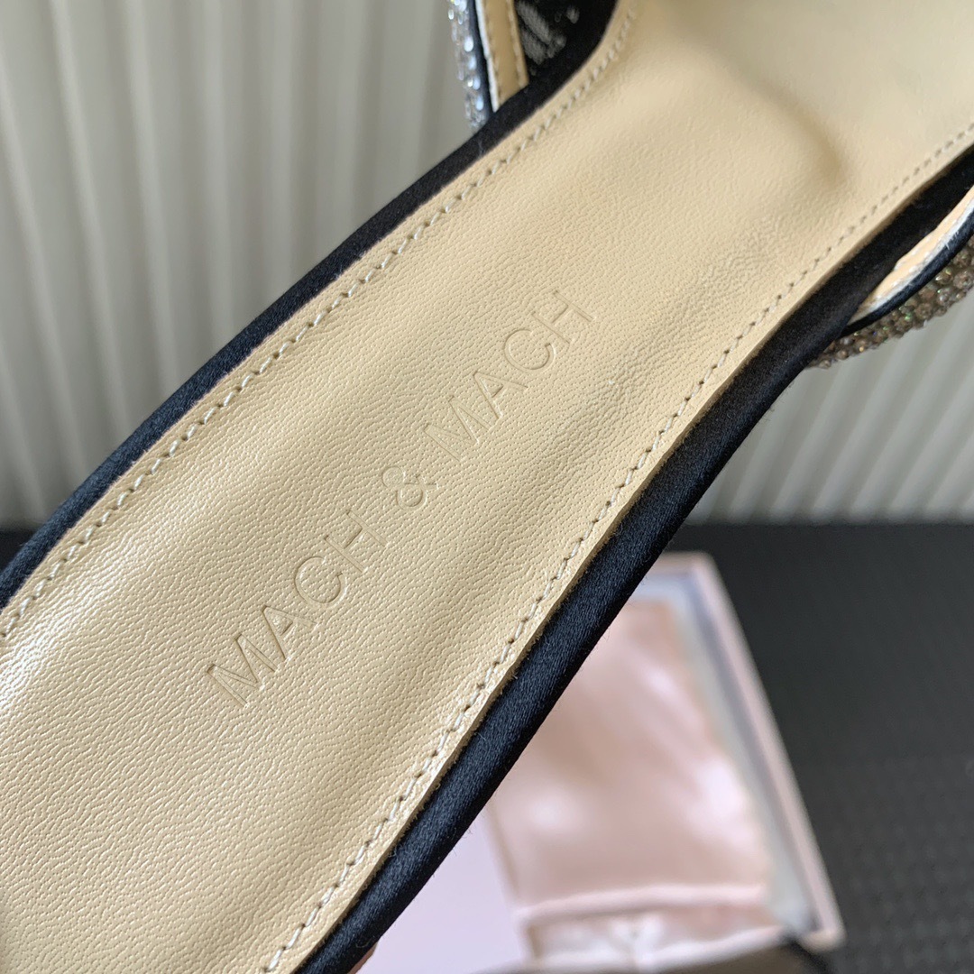 F4268C0E-7383-437A-A43A-0A215C58BCC0