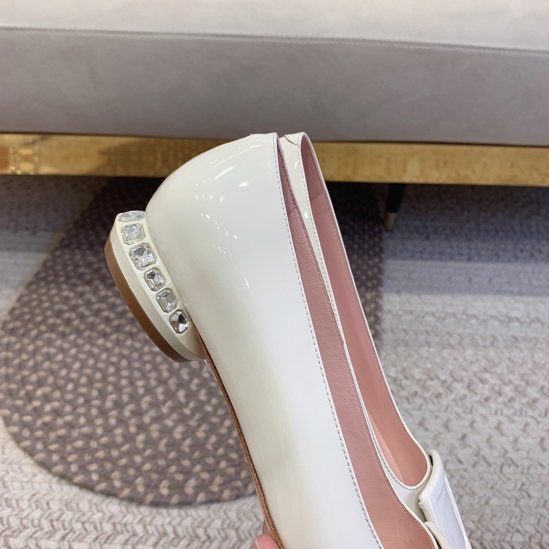 9CEF6F2D-DCC7-46B4-9036-622412876063