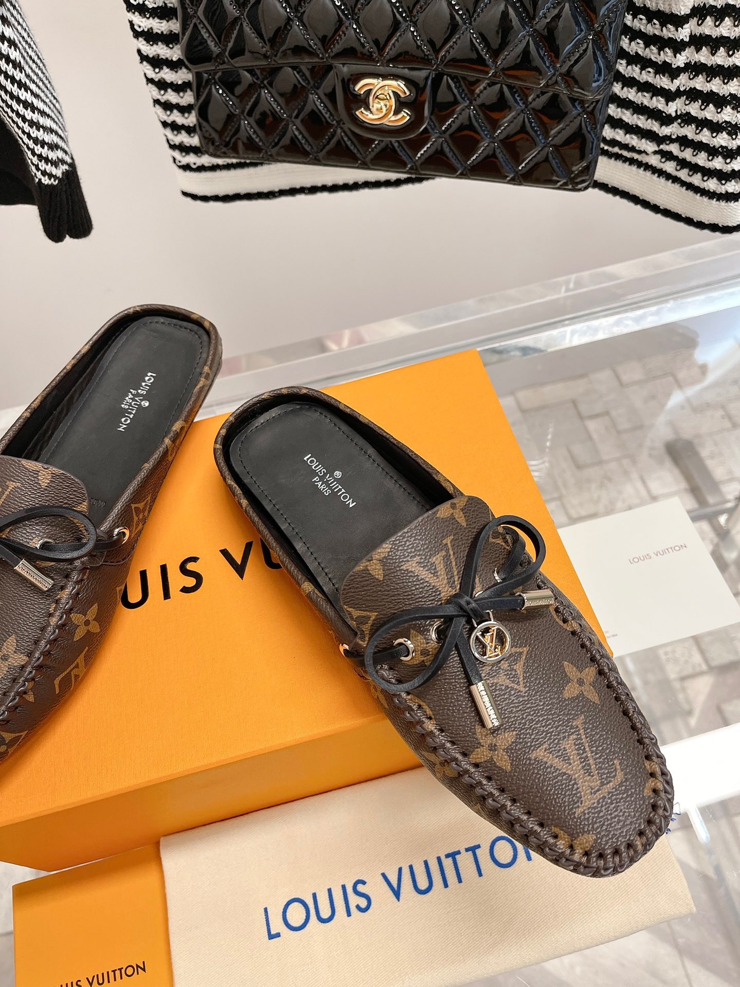 A1855DE0-1704-4351-A505-72691344D942