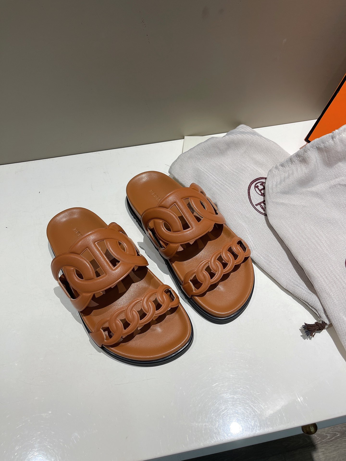 8BFAB79C-7C32-48FD-8C9C-FEB8AAA220ED