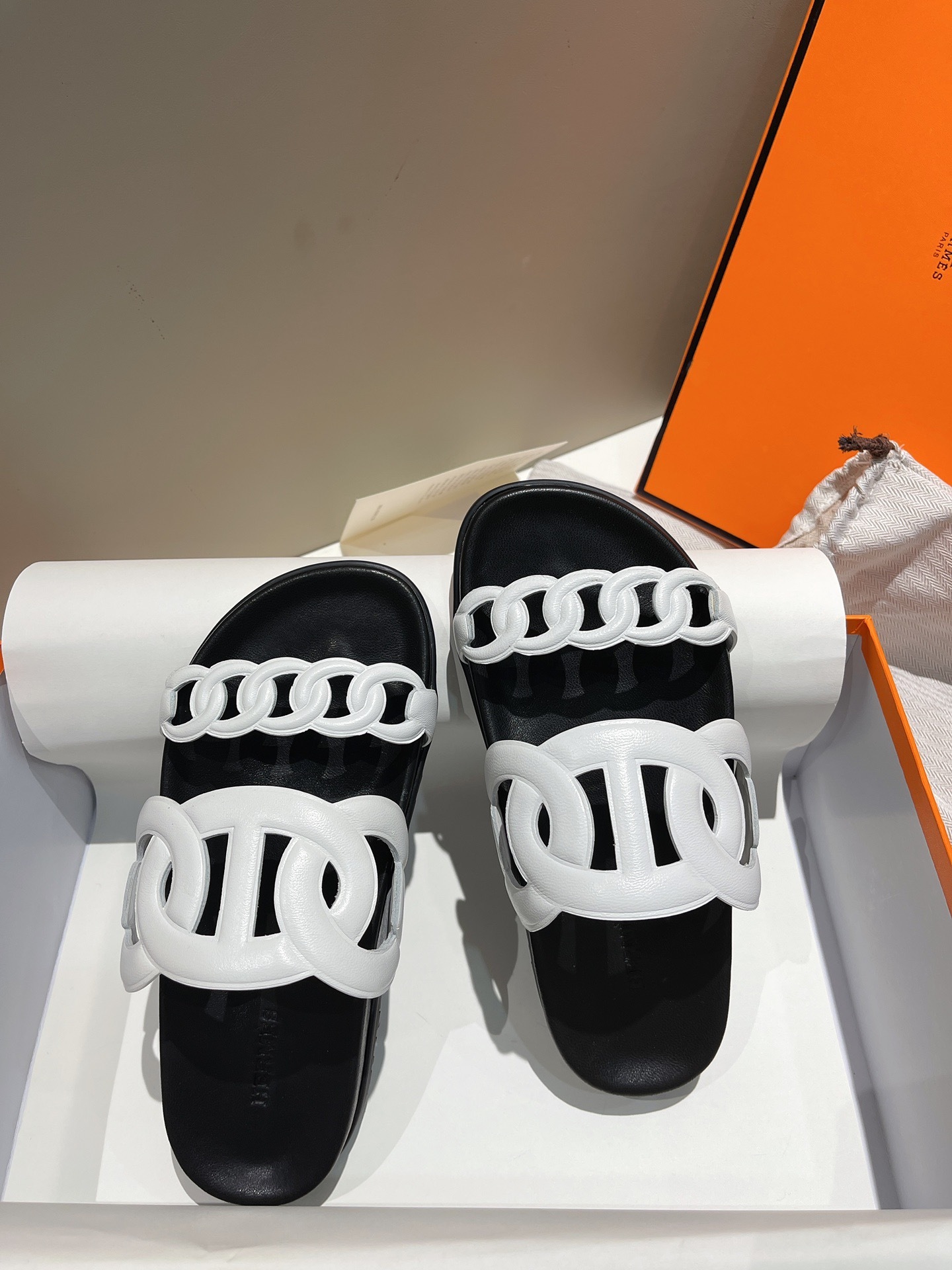 13BF1D4E-86AB-48ED-9D28-36923E4A9E05