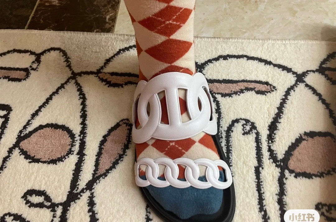 E052686D-A1F7-4D34-9332-9AECC7CBB7AE