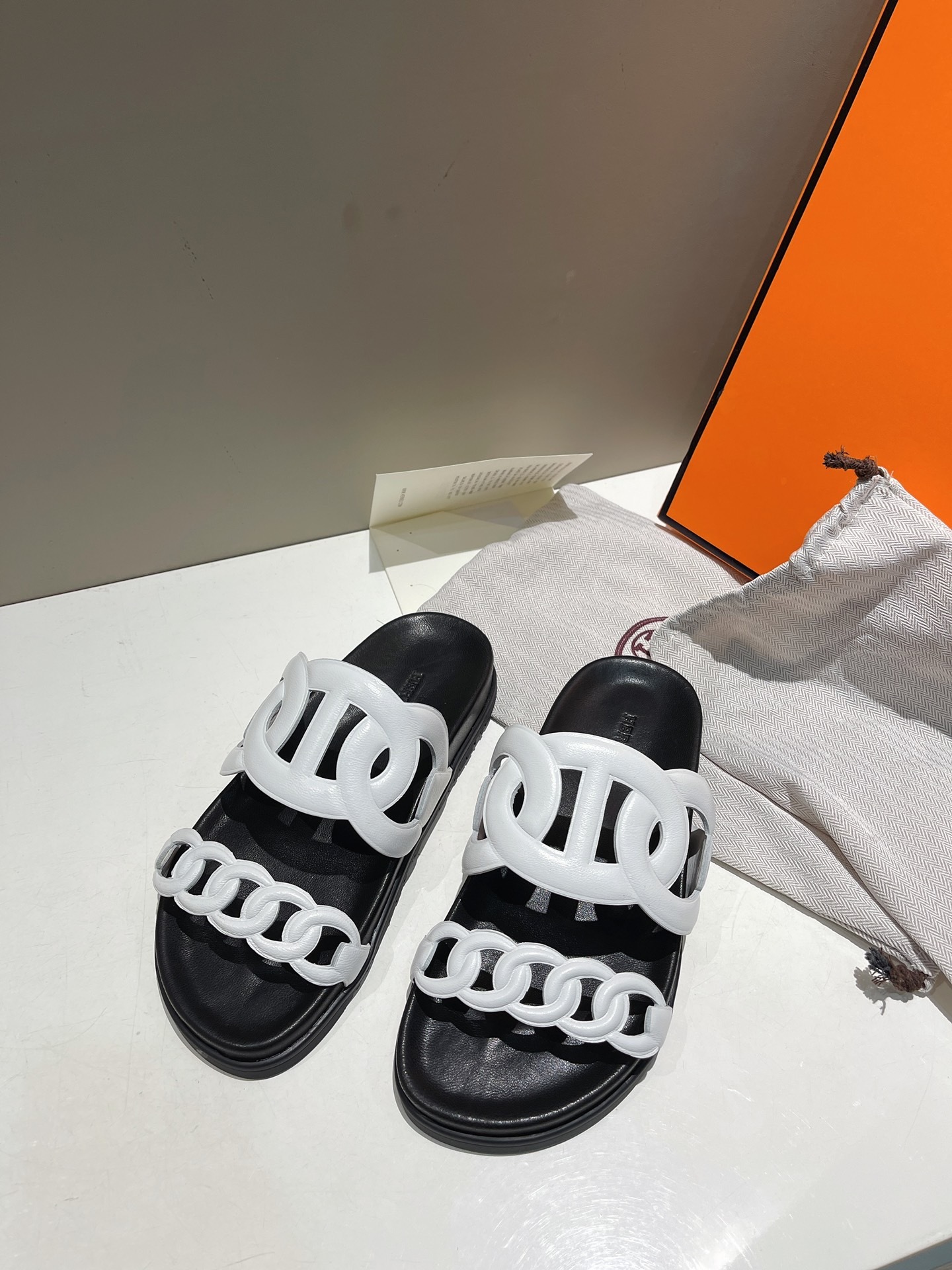 1F8BAB28-1C28-468C-9B04-FAE333BA1465