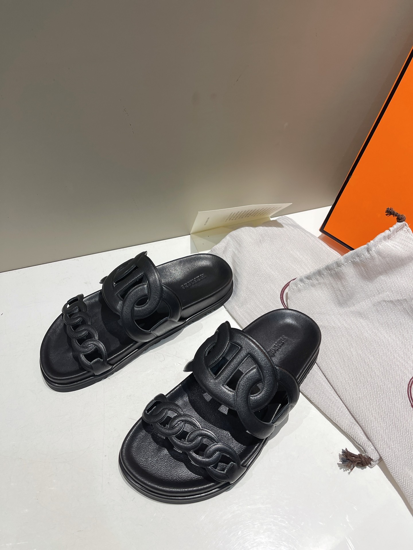 6D3B9849-7041-4B0D-897D-FF2E7C34A183