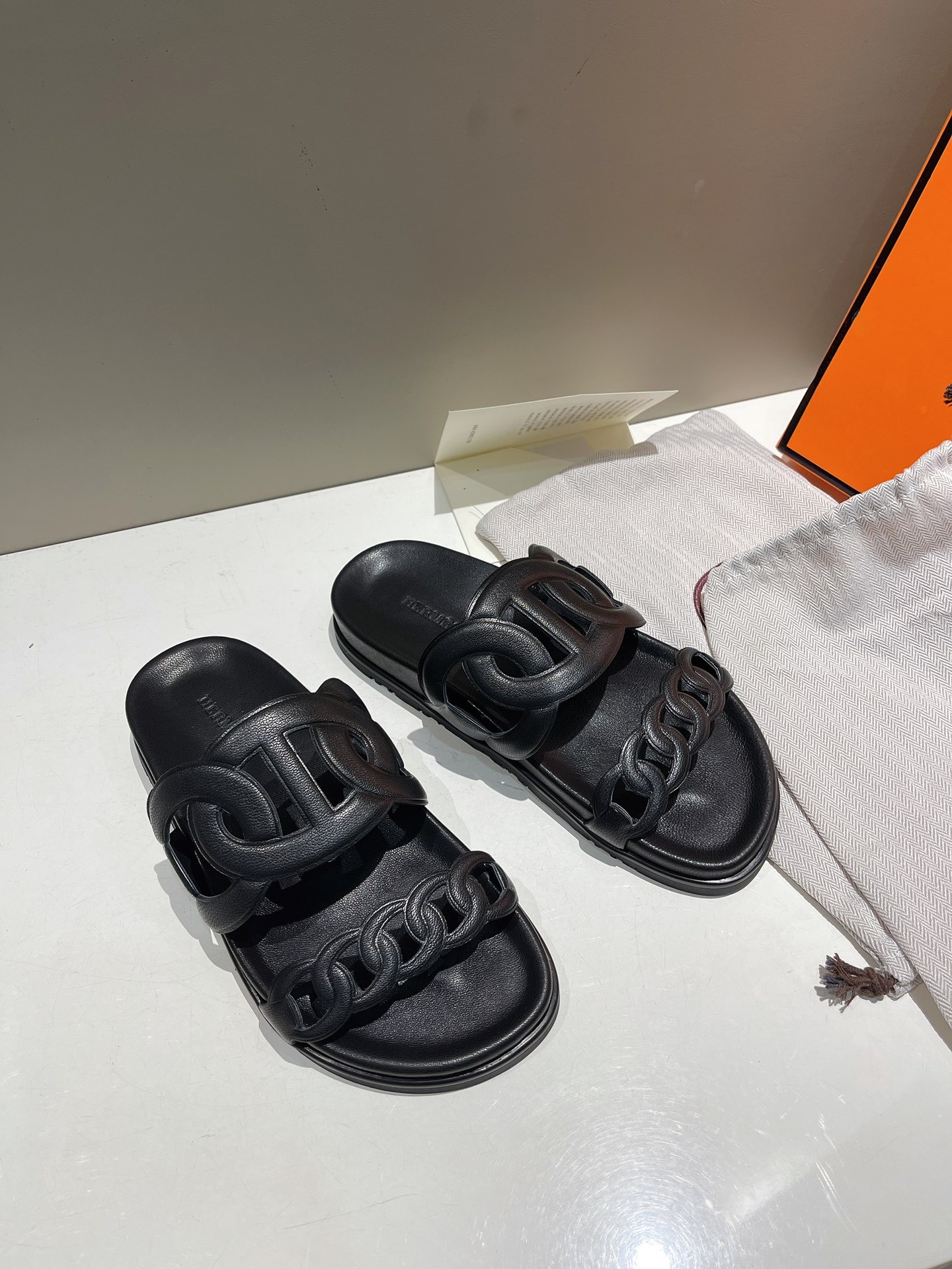 F1479103-AF2F-4D6A-A363-CA3E7D9EC3B5