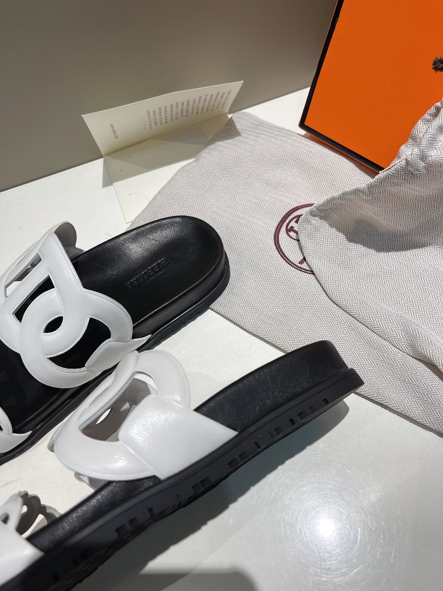 7418E851-2684-4976-B4F1-04A0664F3B30