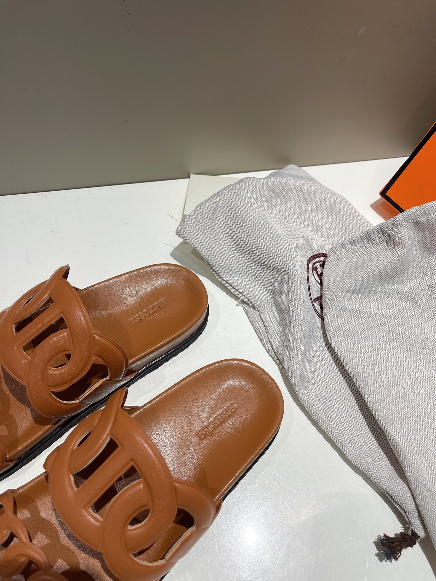 C60DAB75-8094-43EF-980E-290106BAE26F