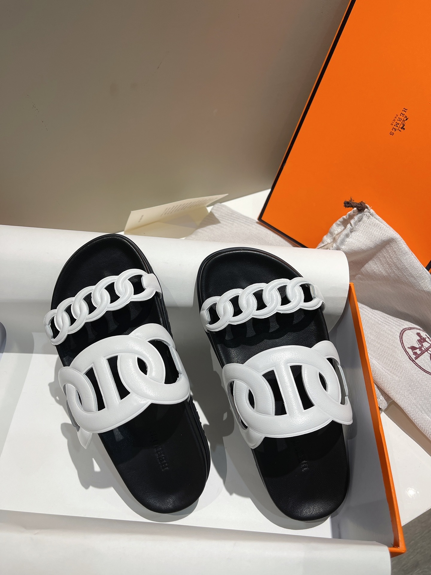 EEBE9C38-06F5-4EE5-B076-0BCC98A46B07