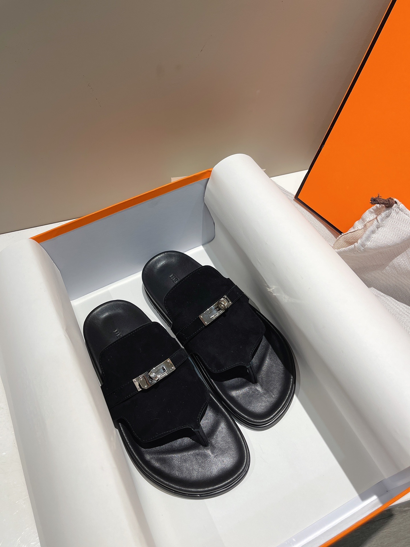 907AB229-8D97-46BA-AD2C-DDB920CA43C8