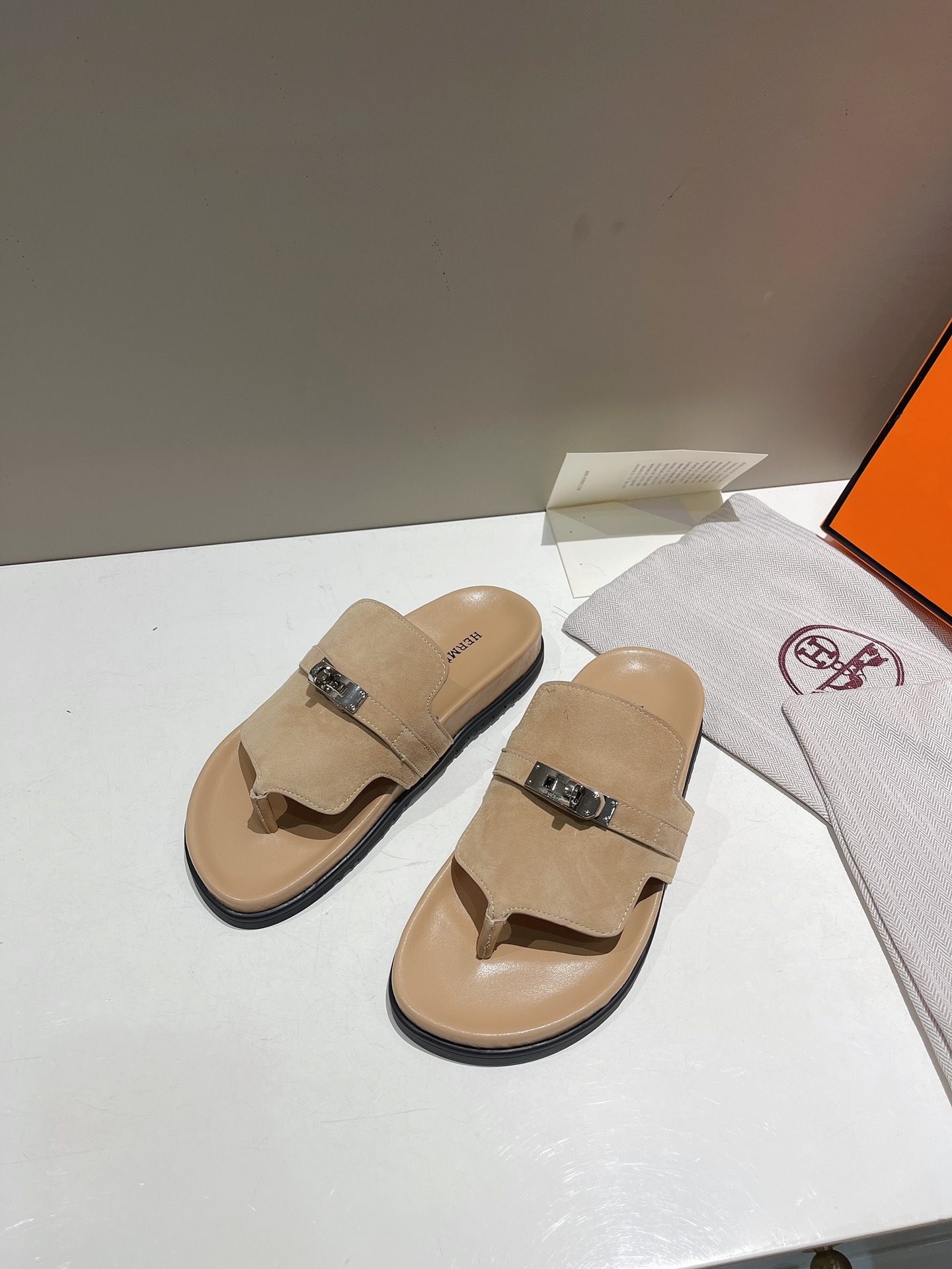 D3374069-908C-4909-BF56-C825492A76FD