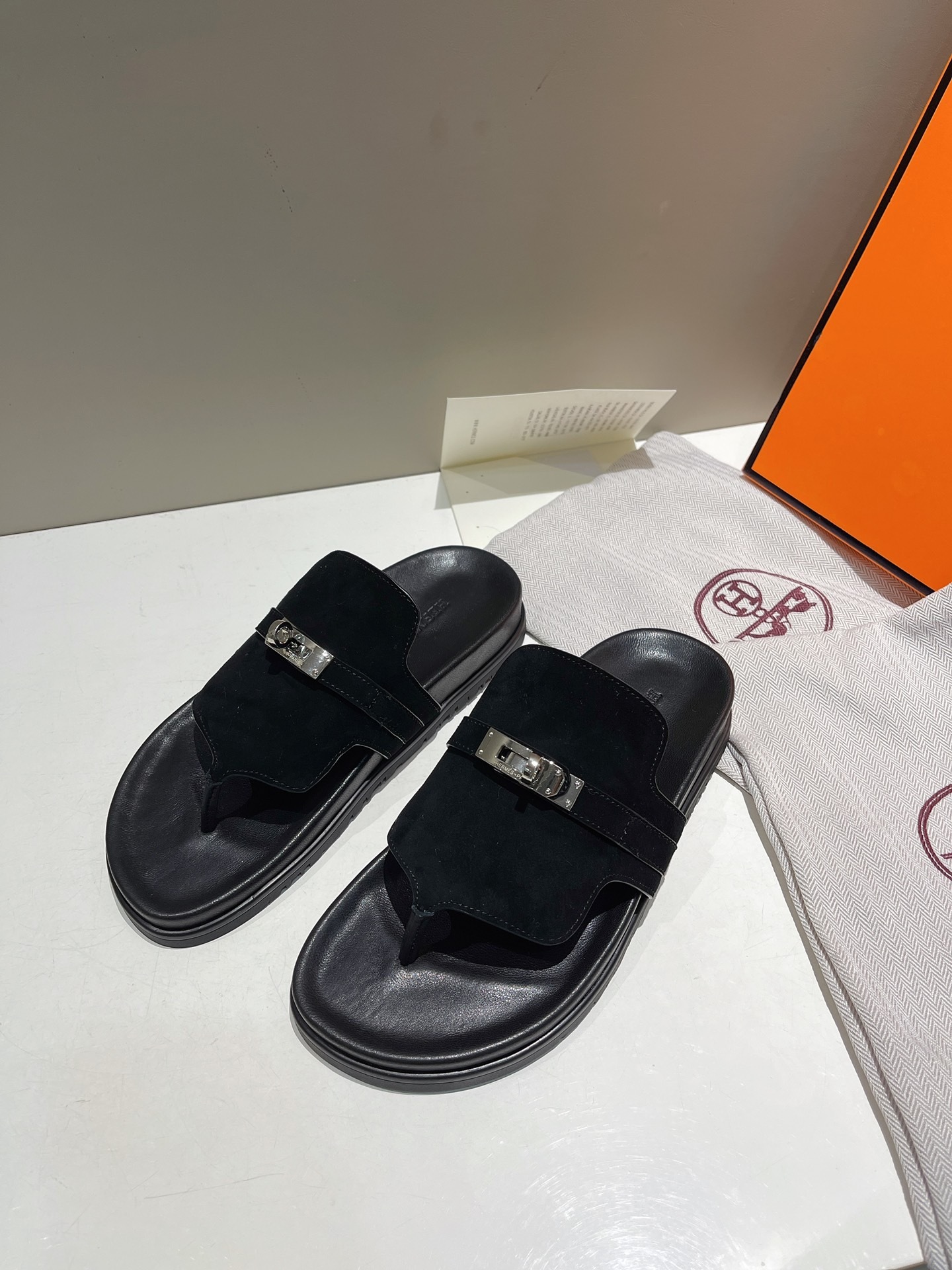 28800D72-CF5F-4F92-A729-185C9AB65D1C