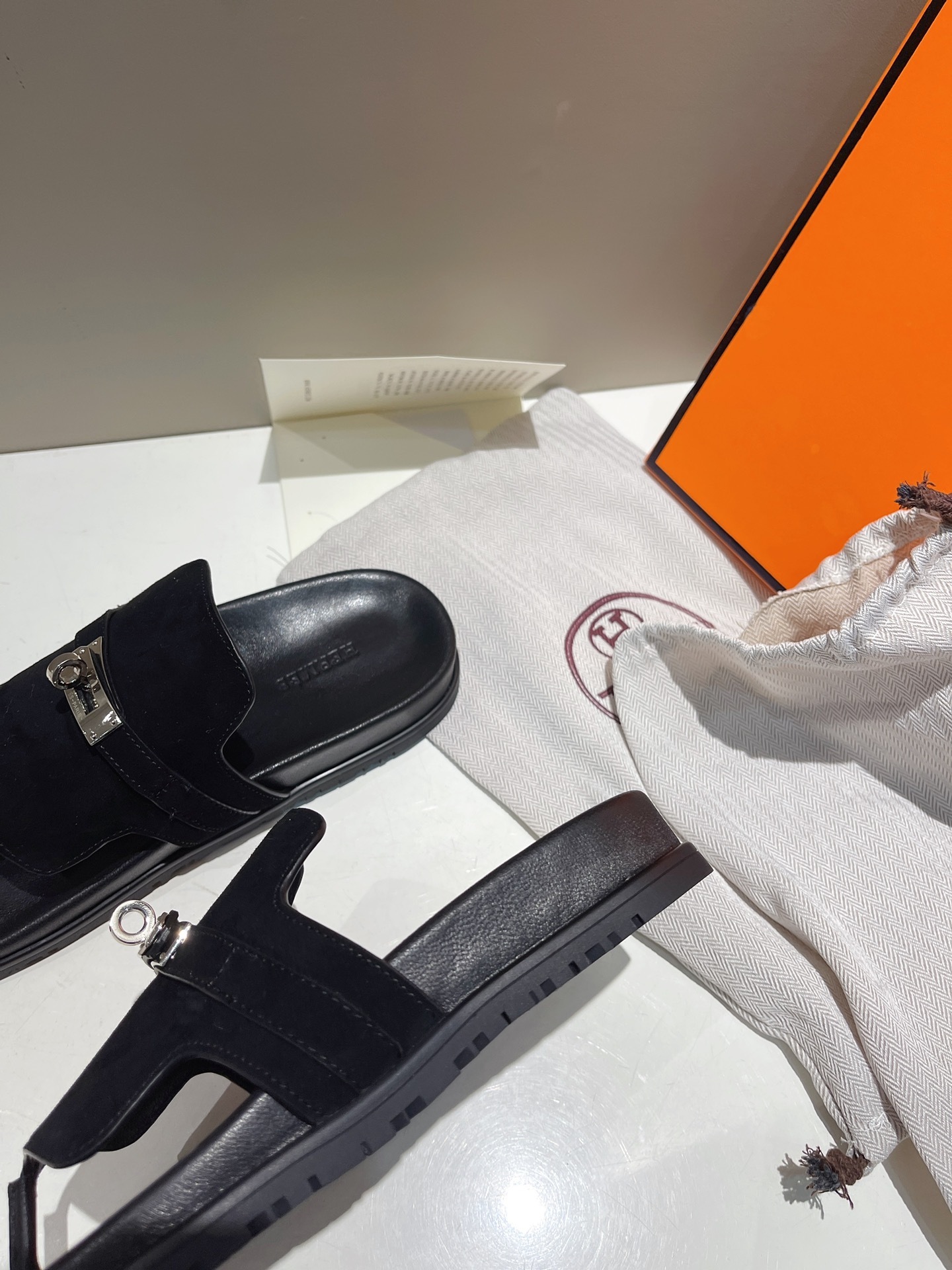 4FA79277-678D-4506-A4F9-67435F870210