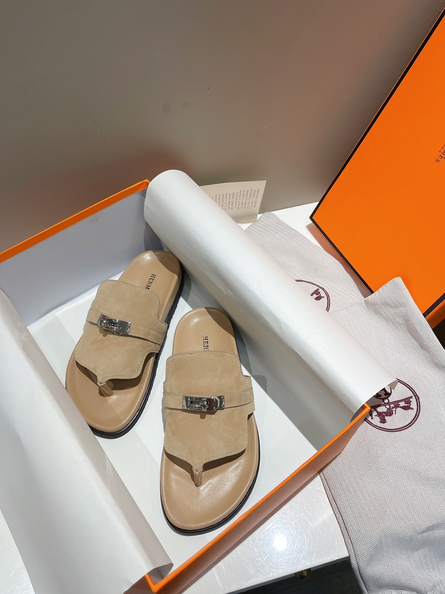 0AD5822B-95BA-4132-BF9A-EE08DDE82754