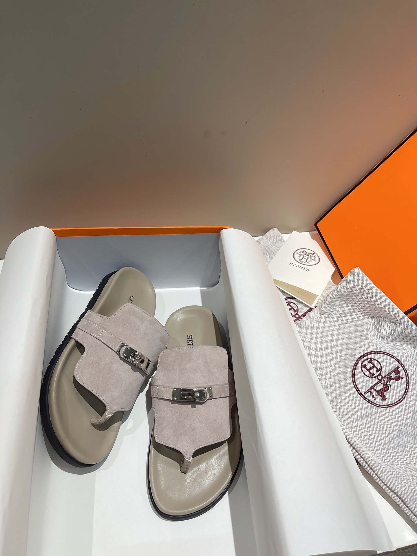 D1336FEB-84A2-425A-A80F-7C2FE4EEC143